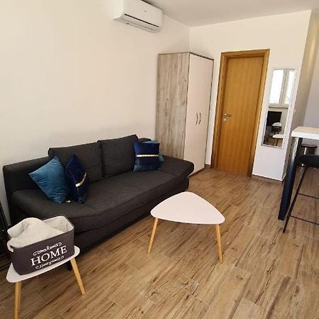 Studio Apartman Kiara Bol Eksteriør bilde
