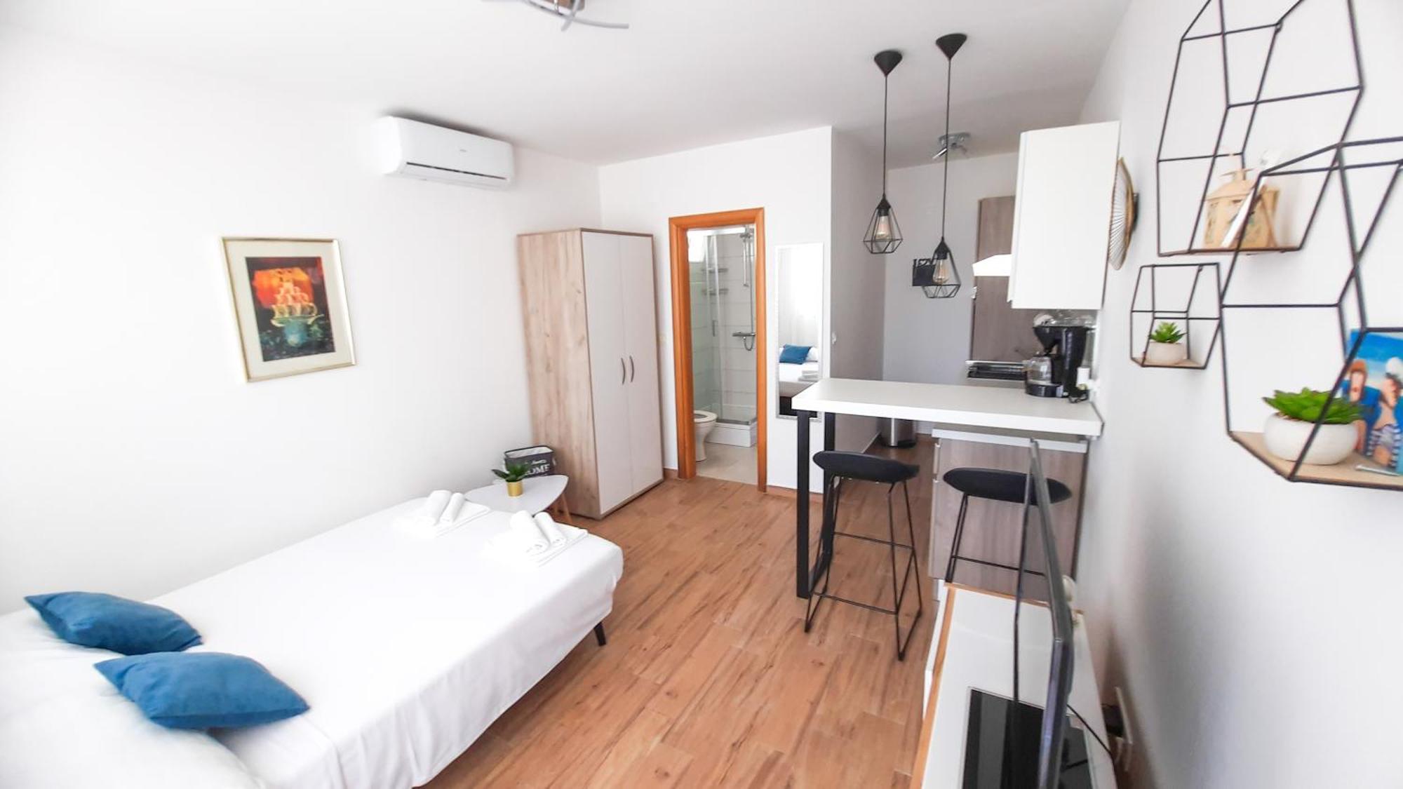 Studio Apartman Kiara Bol Eksteriør bilde